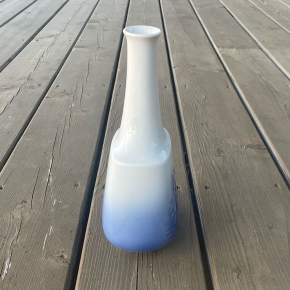 Royal Copenhagen Egeskov Castle Decanter Vase Made in Denmark - Picture 8 of 12